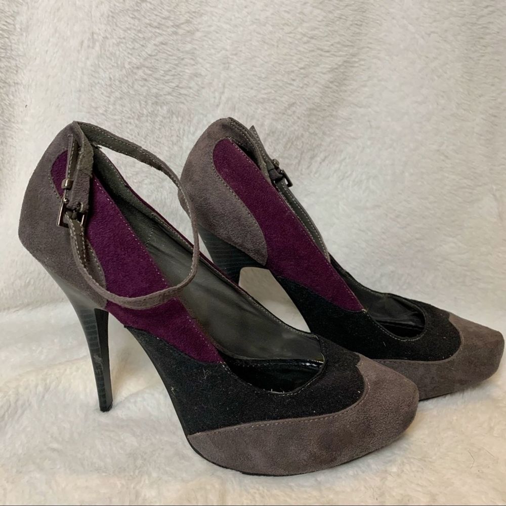 🌟2/$15 SALE 2 Lips Too Colorblock Stilettos🌟